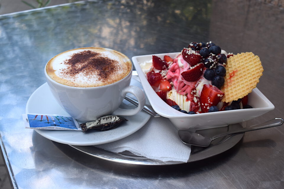 Food Check Im Eiscafe Bertazzoni Gibt Es 19 Verschiedene Spaghettieis Zu Entdecken Stuggi Tv